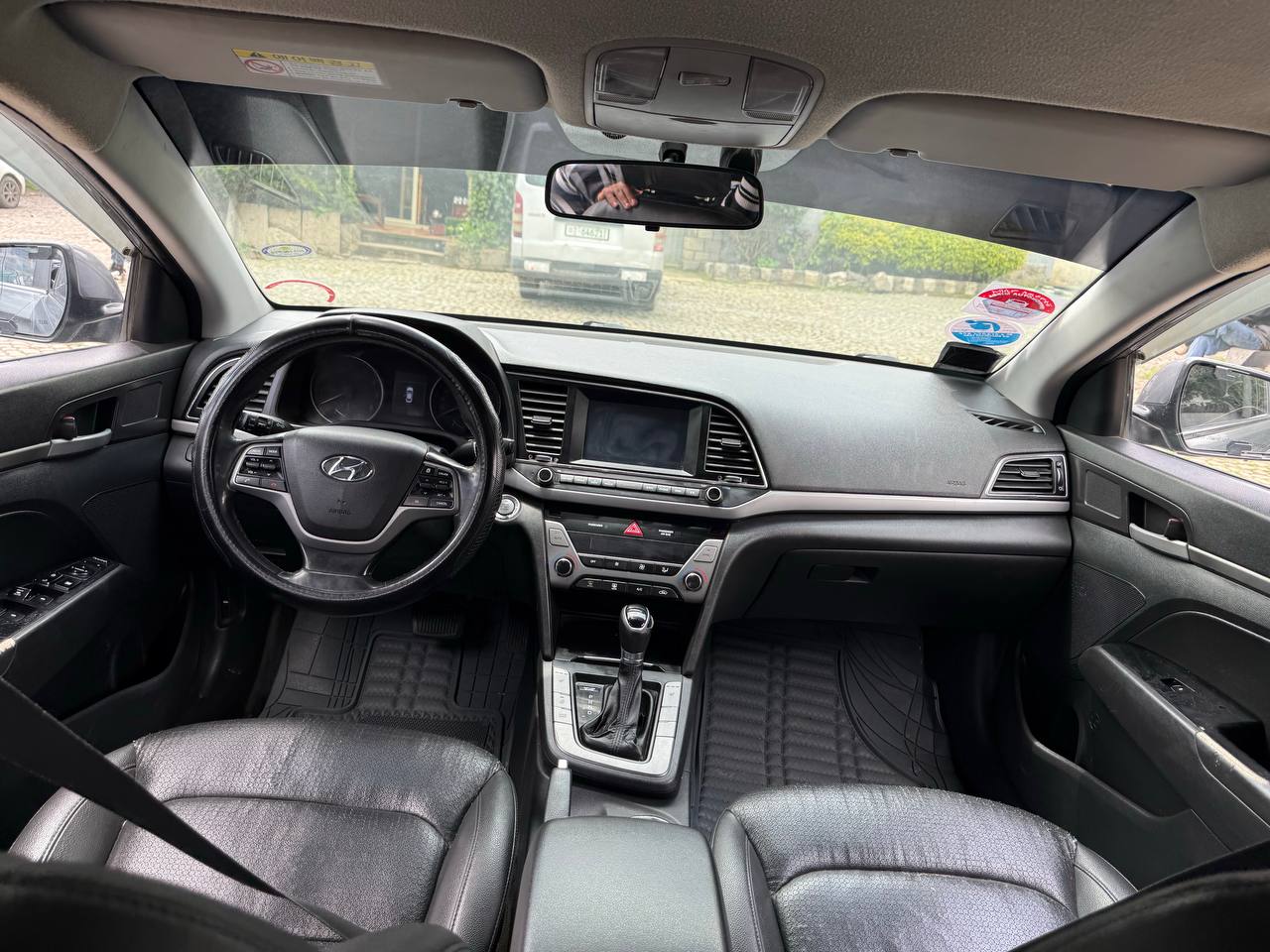 Hyundai Avante photo 4